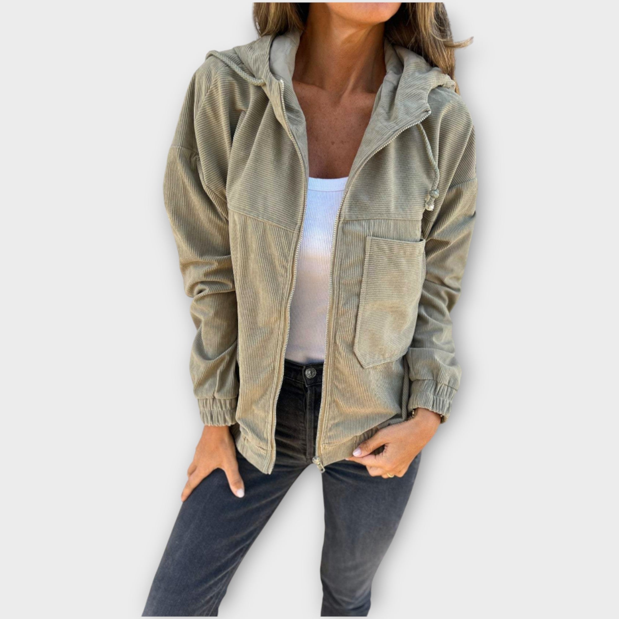 Chaqueta con capucha y cremallera de confort casual
