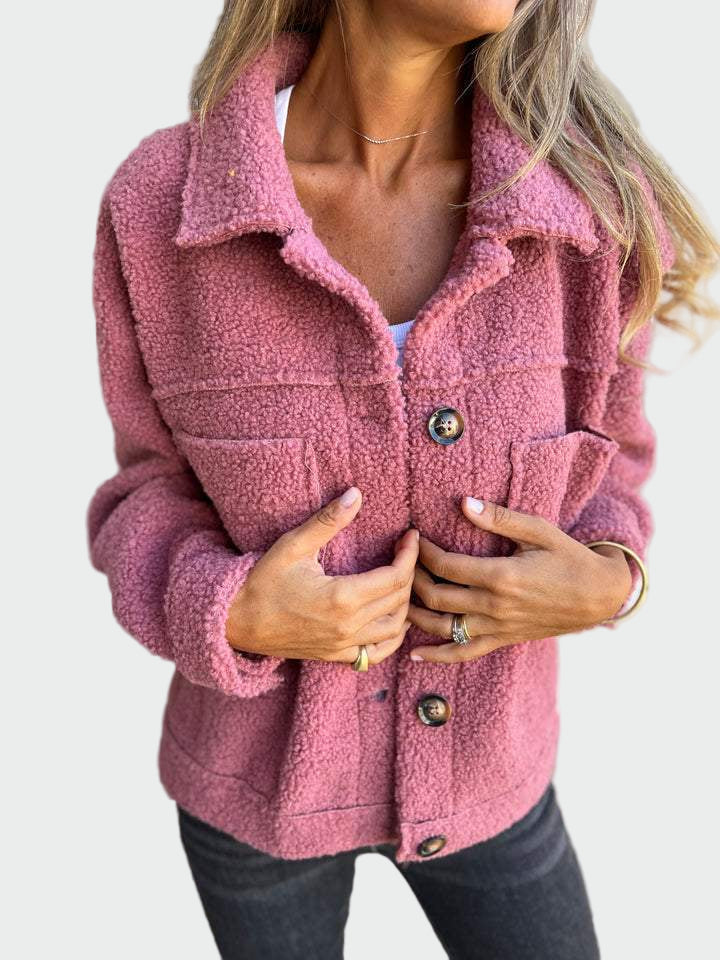 Abrigo elegante y cálido para otoño.