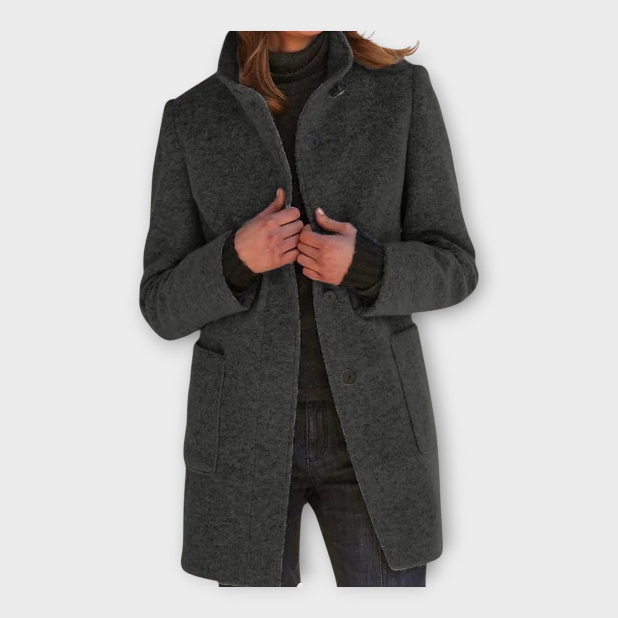 Abrigo elegante con línea atemporal