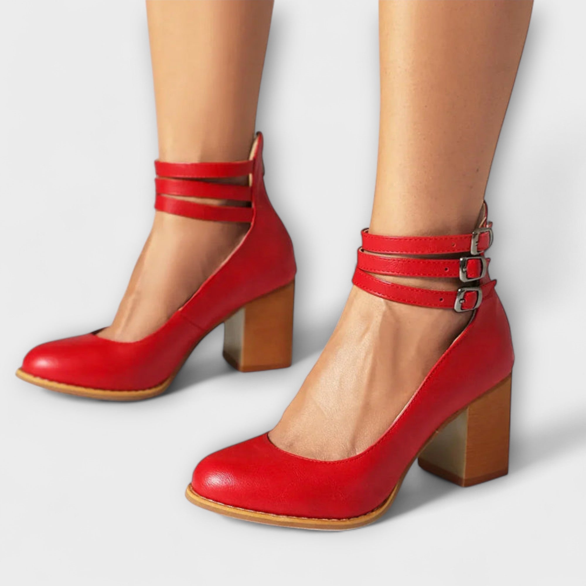 Tacones con tira en el tobillo