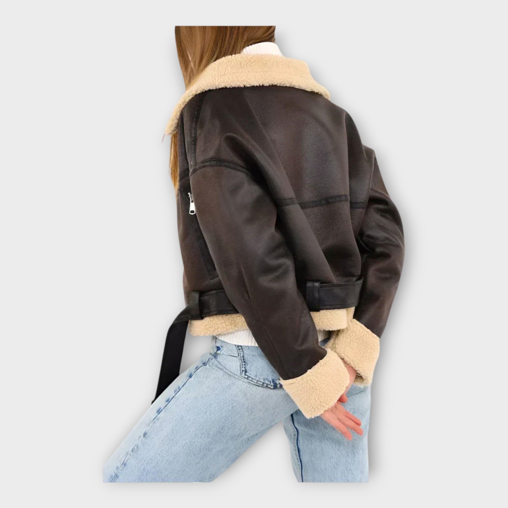 Chaqueta de cuero moderna con forro y cinturón