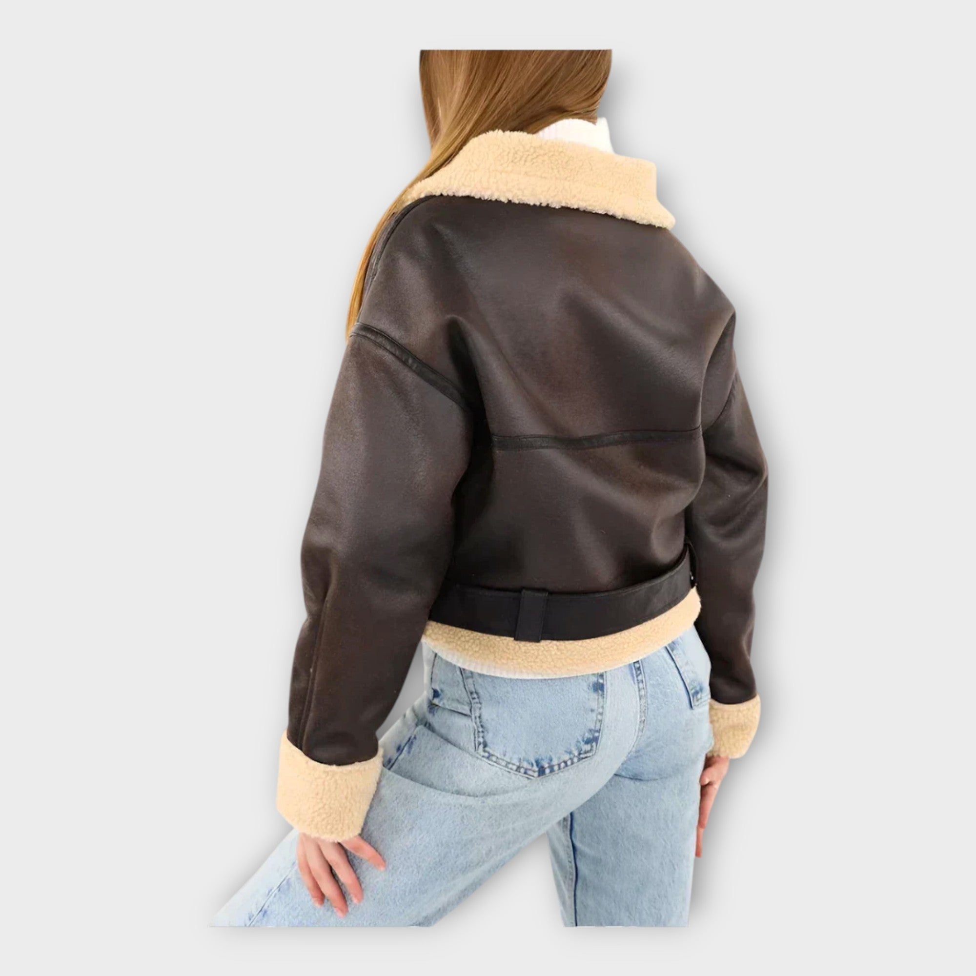 Chaqueta de cuero moderna con forro y cinturón