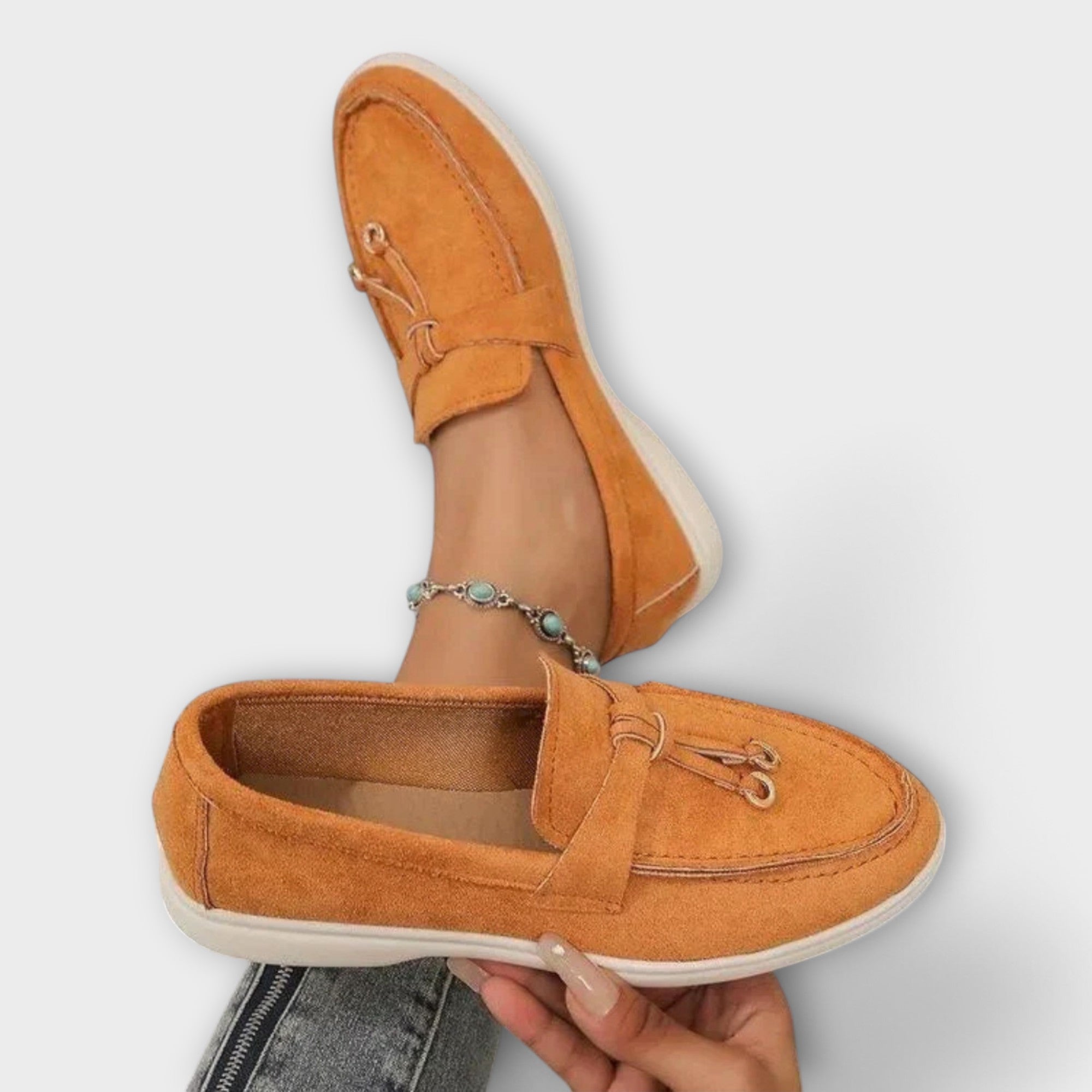 Mocasines beige para mujer con encaje decorativo