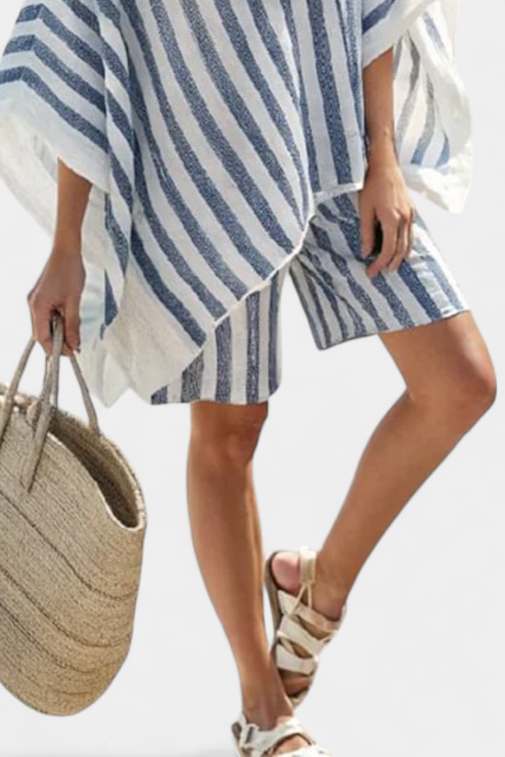 Conjunto de rayas Nancy con blusa oversize y shorts elegantes