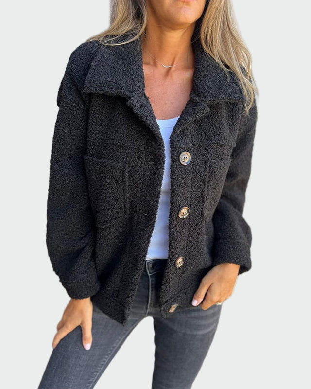 Abrigo elegante y cálido para otoño.