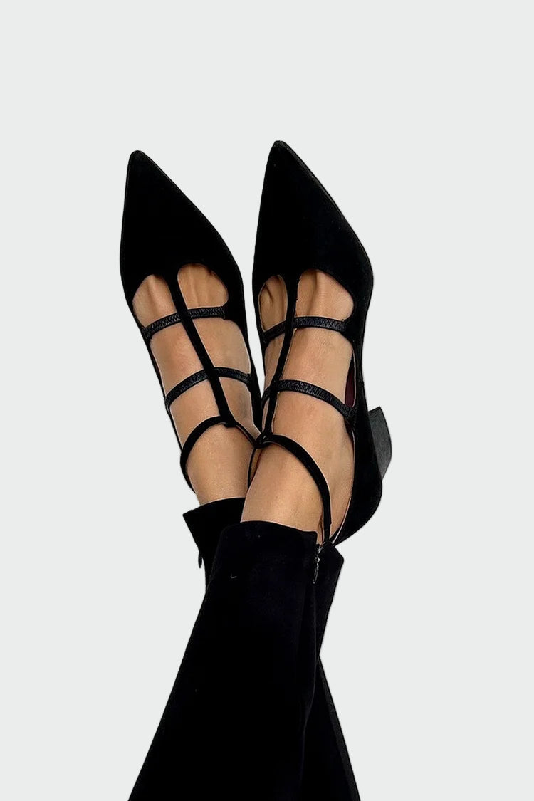 Tacones de punta puntiaguda con tiras