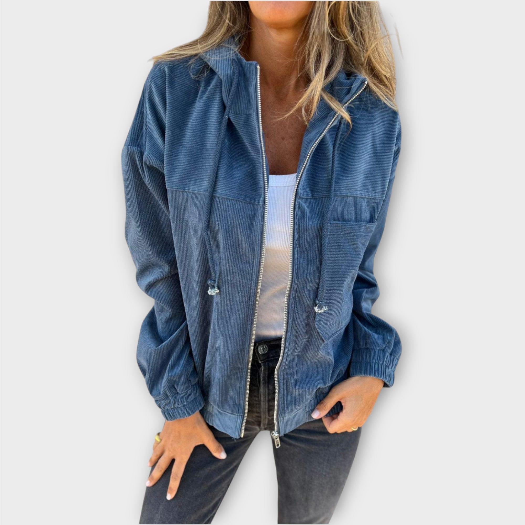Chaqueta con capucha y cremallera de confort casual