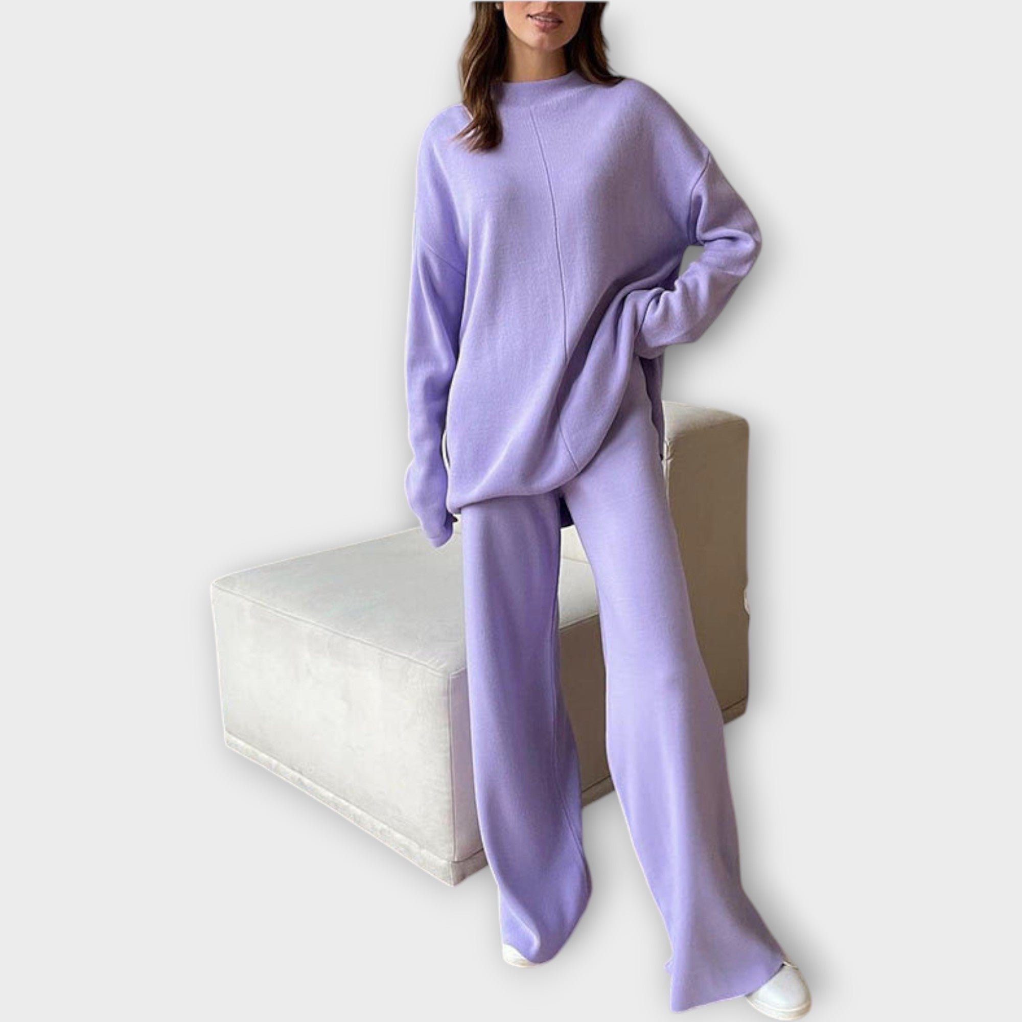Conjunto de línea relajada y estética minimalista
