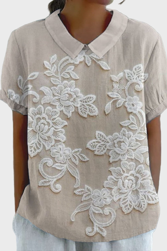 Blusa con cuello de lirio