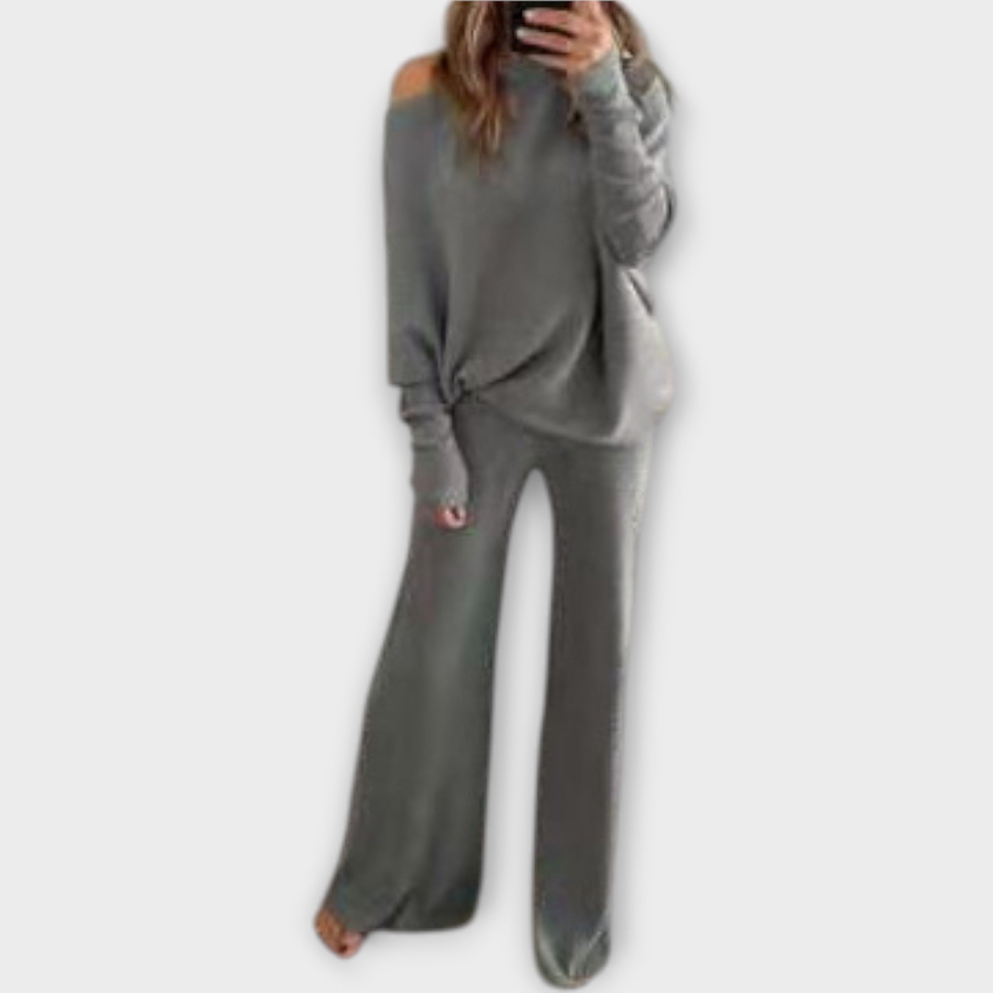 Conjunto de punto con pantalón ancho y jersey holgado