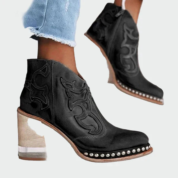 Botas de cuero bordadas