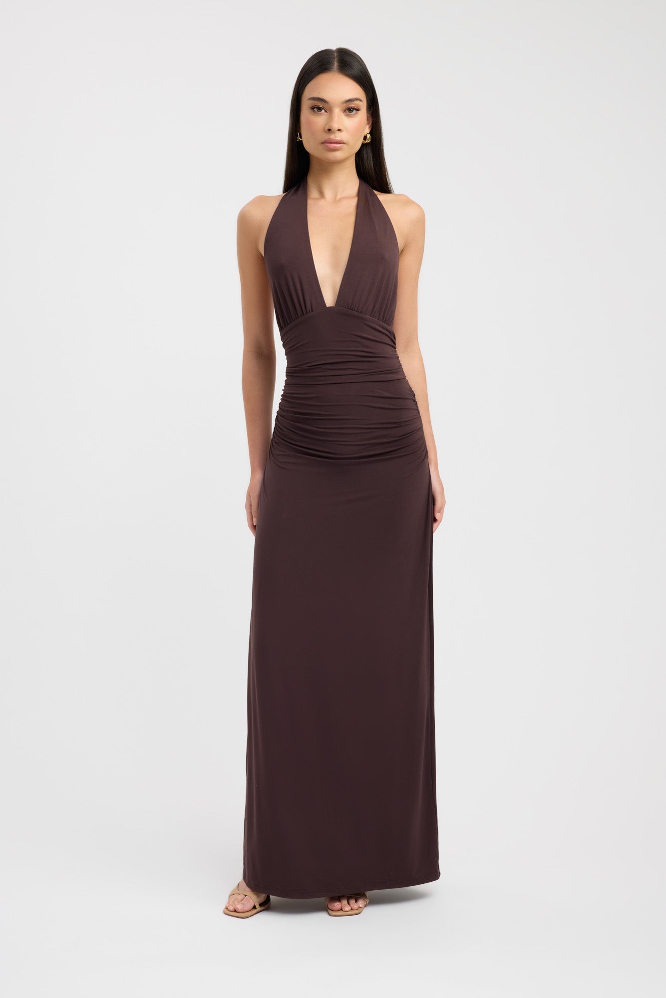 Lerato – Vestido Largo Elegante con Cuello Halter