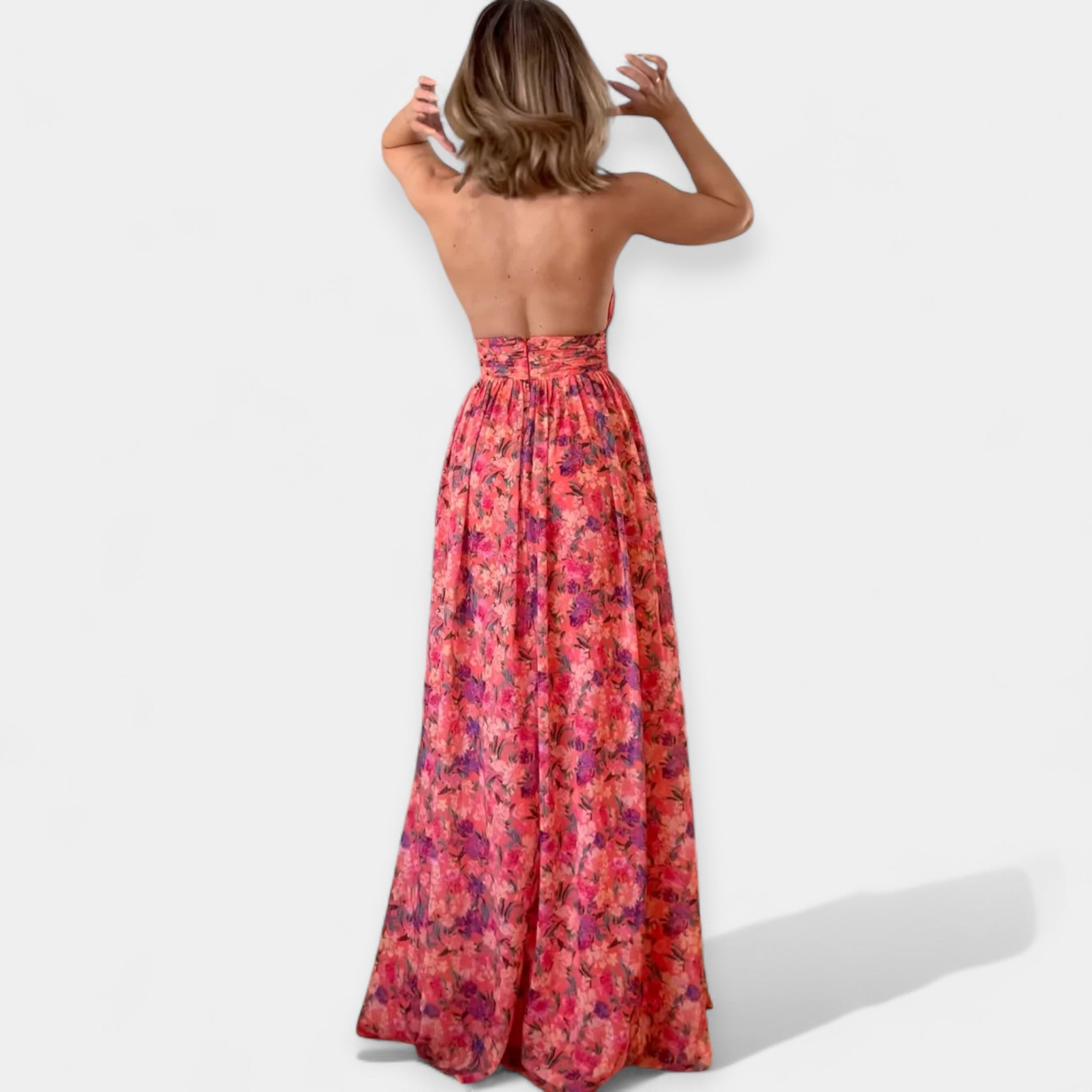 Vestido ligero con espalda descubierta