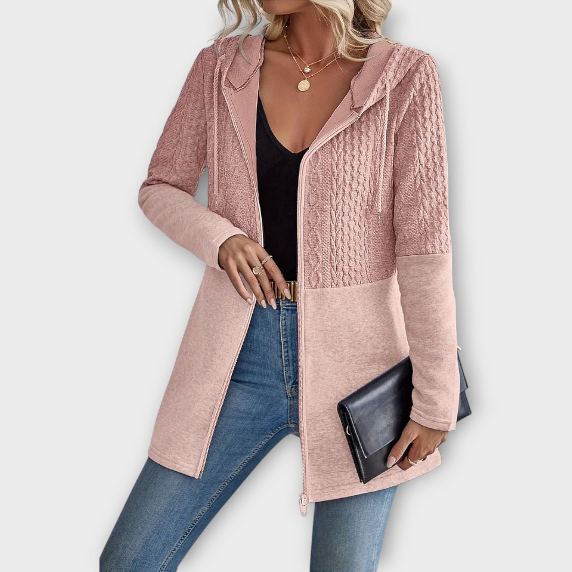 Cárdigan elegante con capucha y detalles modernos