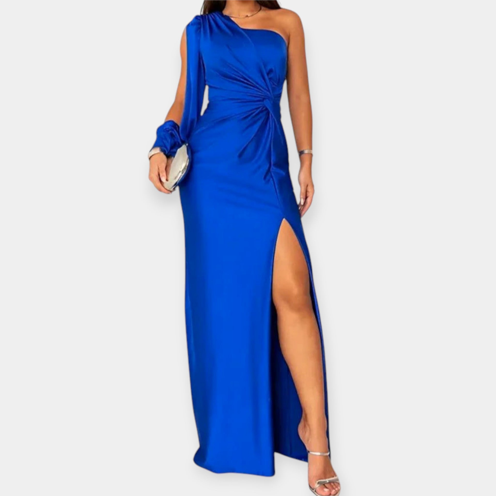 Vestido largo de un hombro con abertura