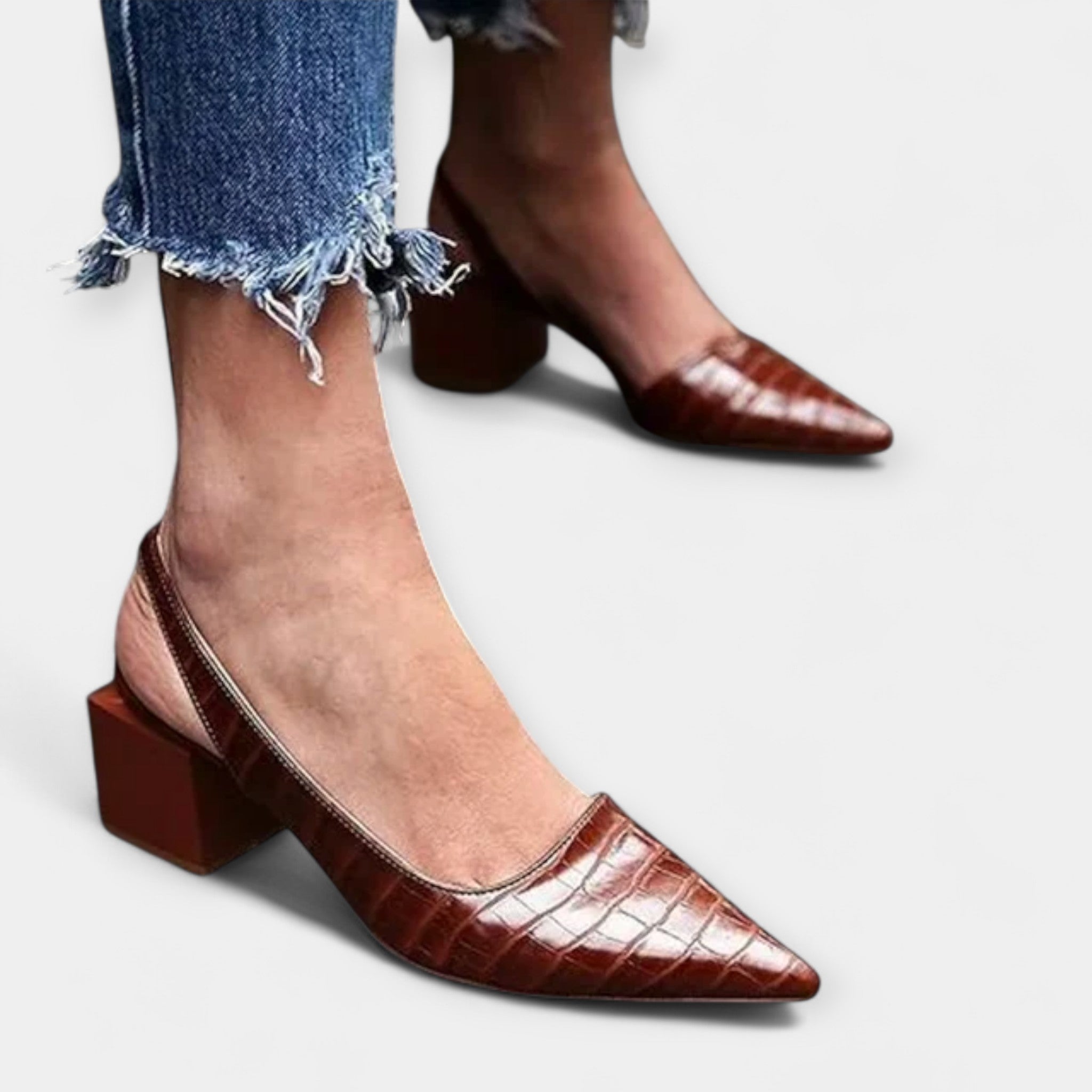 Zapatos de Tacón con Detalles de Lujo