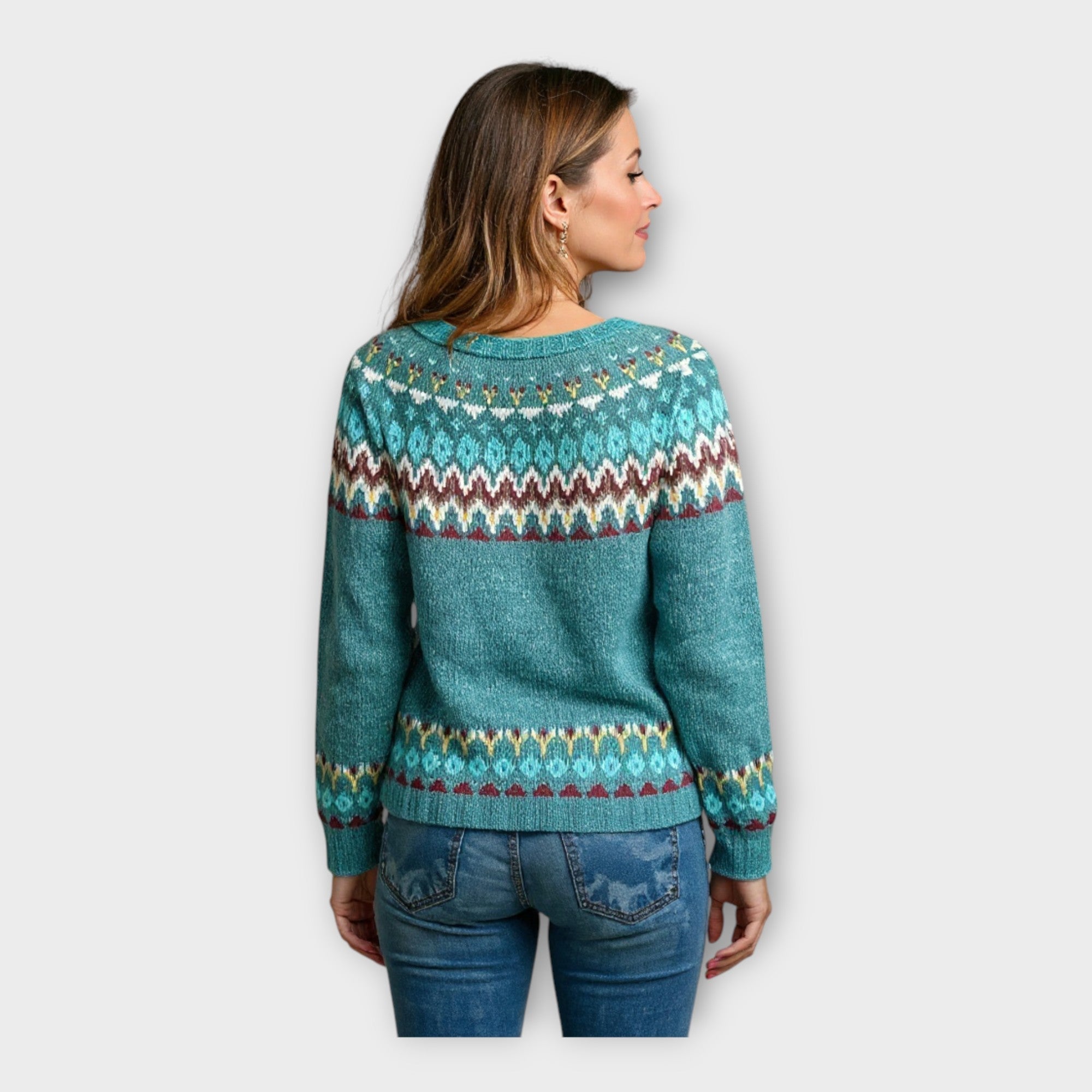 Suéter con diseño moderno