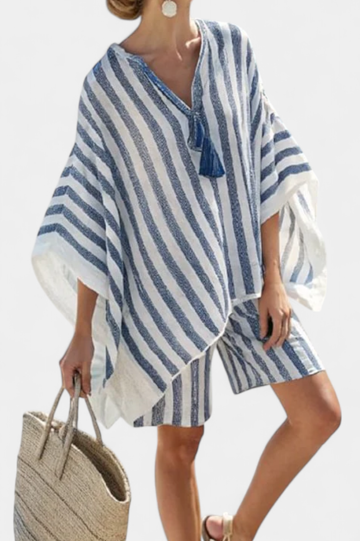 Conjunto de rayas Nancy con blusa oversize y shorts elegantes
