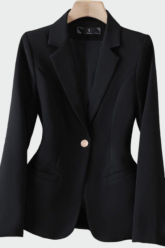 Chaqueta de línea moderna y elegante.